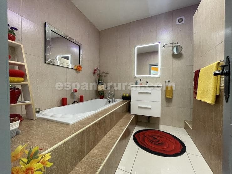 5 soveværelse Finca/Landehus til salg i Oria med swimmingpool - € 154.995 (Ref: 9312213)