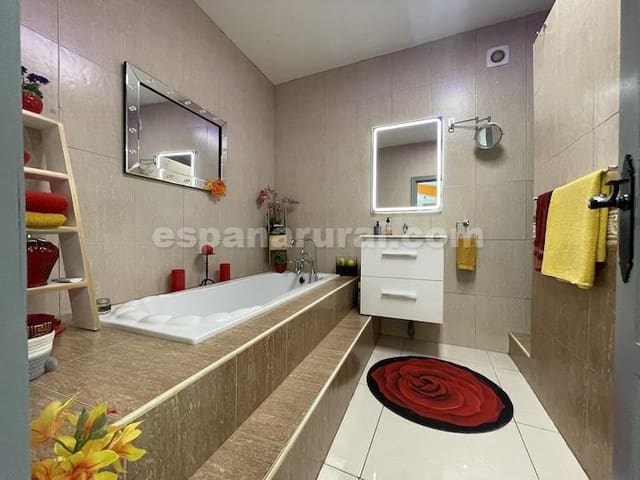 5 soveværelse Finca/Landehus til salg i Oria med swimmingpool - € 154.995 (Ref: 9312213)