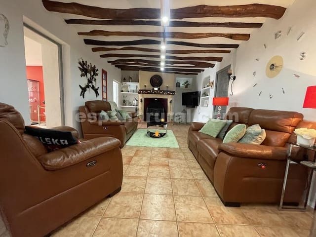 5 soveværelse Finca/Landehus til salg i Oria med swimmingpool - € 154.995 (Ref: 9312213)