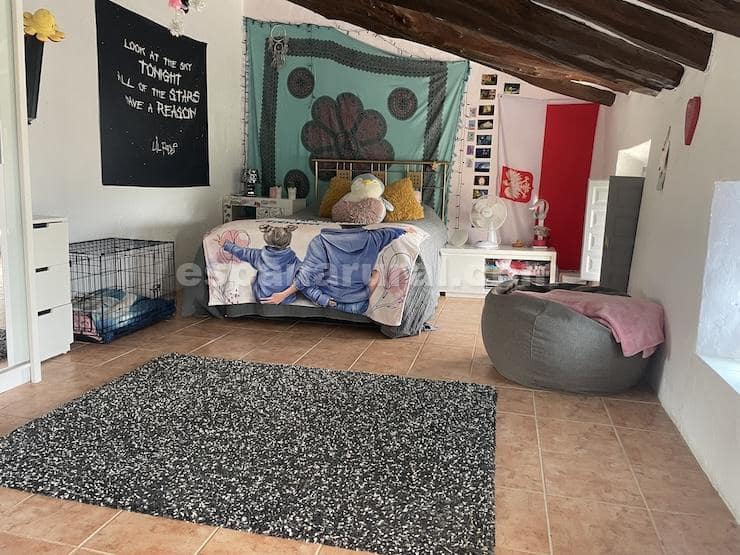 5 soveværelse Finca/Landehus til salg i Oria med swimmingpool - € 154.995 (Ref: 9312213)