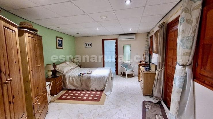 4 bedroom Finca/Country House for sale in Seron - € 160,000 (Ref: 9329986)