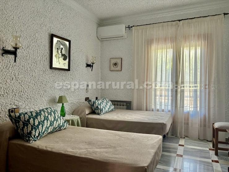 5 quarto Moradia para venda em Cullar com piscina - 360 000 € (Ref: 9355375)