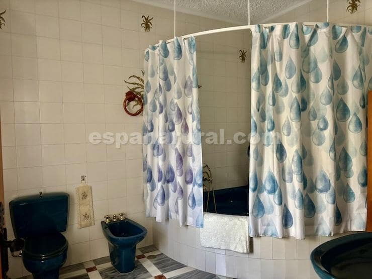 5 quarto Moradia para venda em Cullar com piscina - 360 000 € (Ref: 9355375)