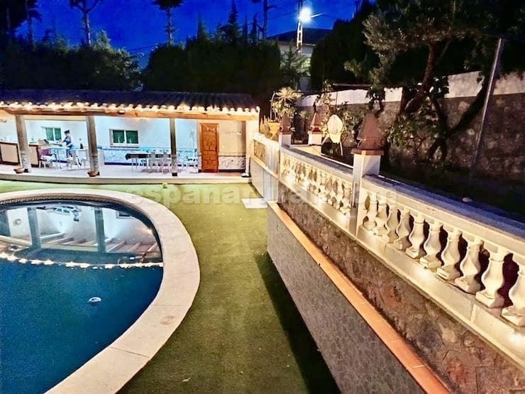 5 quarto Moradia para venda em Cullar com piscina - 360 000 € (Ref: 9355375)