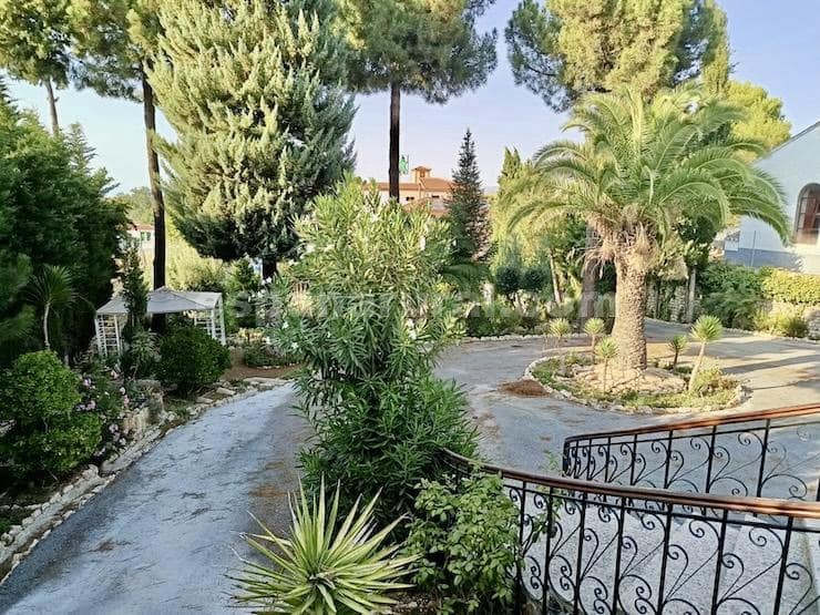 5 quarto Moradia para venda em Cullar com piscina - 360 000 € (Ref: 9355375)