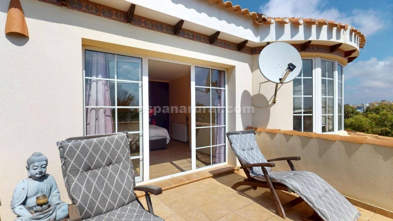 5 bedroom Villa for sale in Los Balcones with pool - € 795,000 (Ref: 9390154)