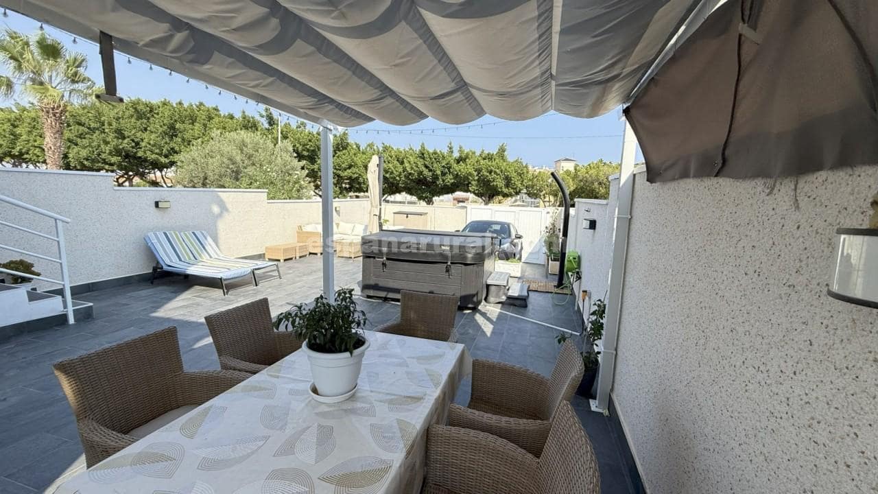 2 bedroom Villa for sale in Los Balcones with pool - € 349,900 (Ref: 9390158)