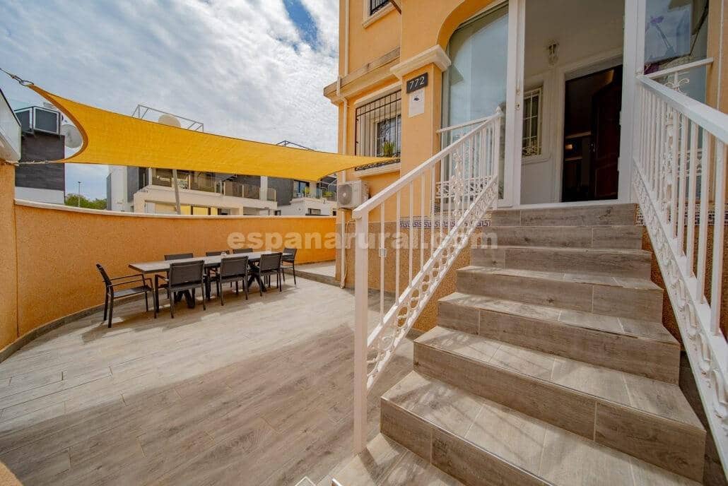 3 bedroom Villa for sale in Los Balcones with pool - € 259,000 (Ref: 9390159)