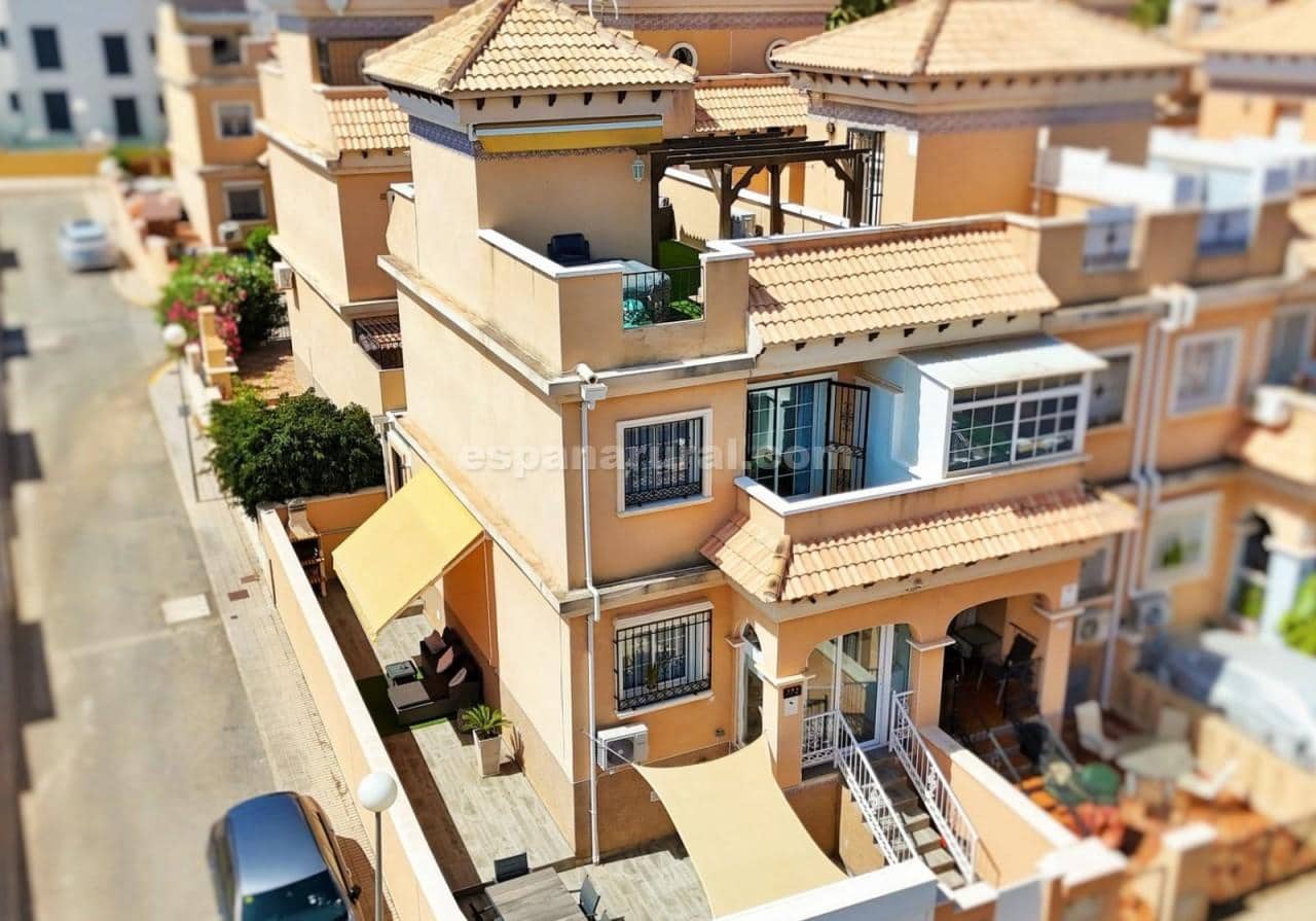 3 bedroom Villa for sale in Los Balcones with pool - € 259,000 (Ref: 9390159)