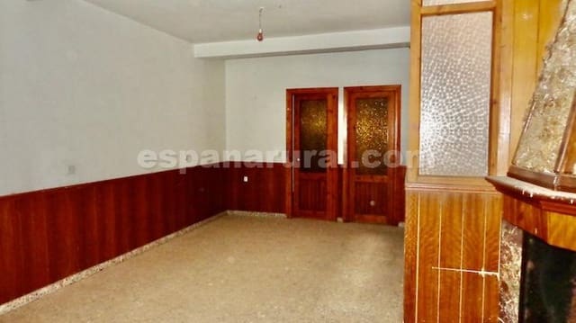 Apartamento de 9 habitaciones en Caniles en venta - 175.000 € (Ref: 9451728)
