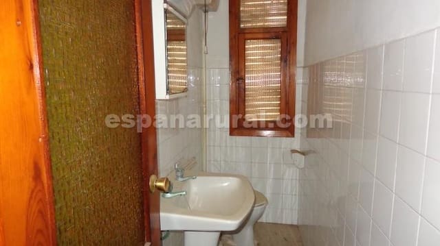 Apartamento de 9 habitaciones en Caniles en venta - 175.000 € (Ref: 9451728)