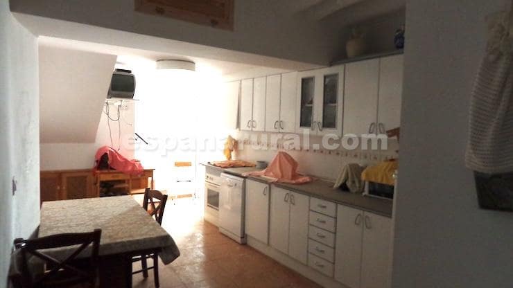 4 slaapkamer Huis te koop in Somontin - € 47.000 (Ref: 9467952)