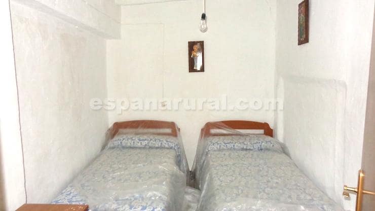 4 slaapkamer Huis te koop in Somontin - € 47.000 (Ref: 9467952)