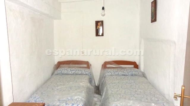 4 slaapkamer Huis te koop in Somontín - € 47.000 (Ref: 9467952)