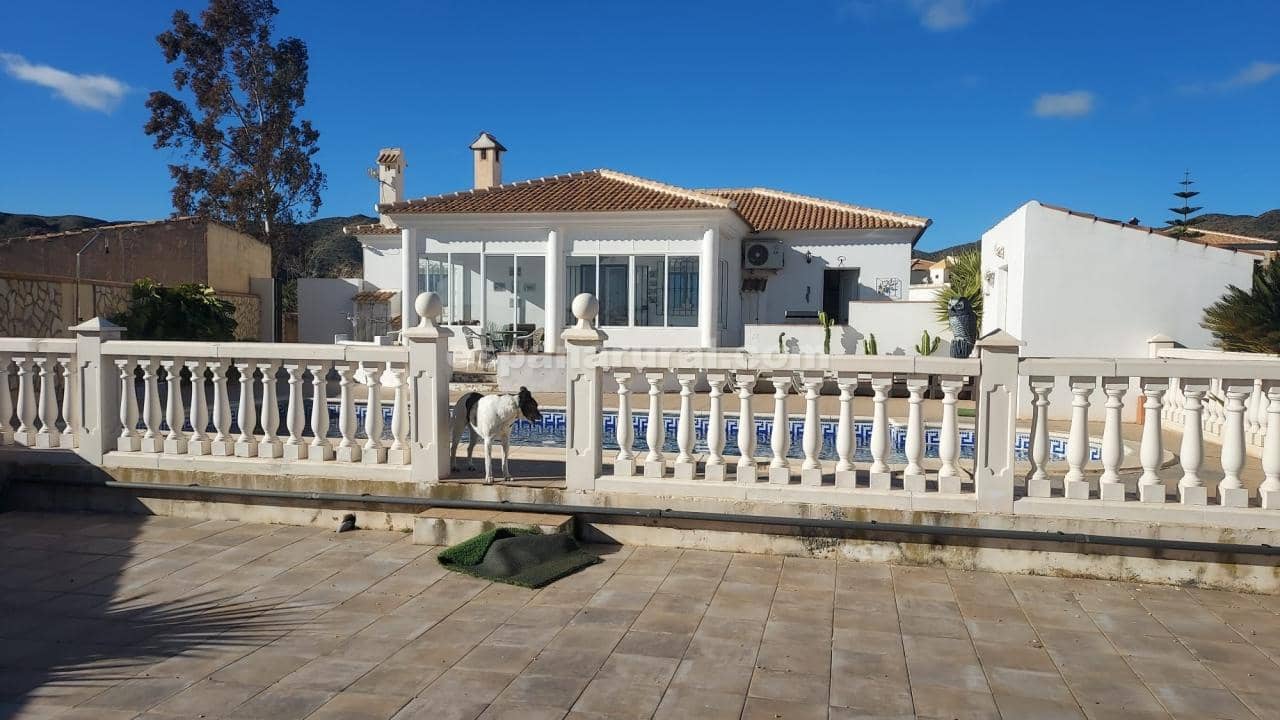 3 soveværelse Villa til salg i Arboleas med swimmingpool - € 195.000 (Ref: 9533056)