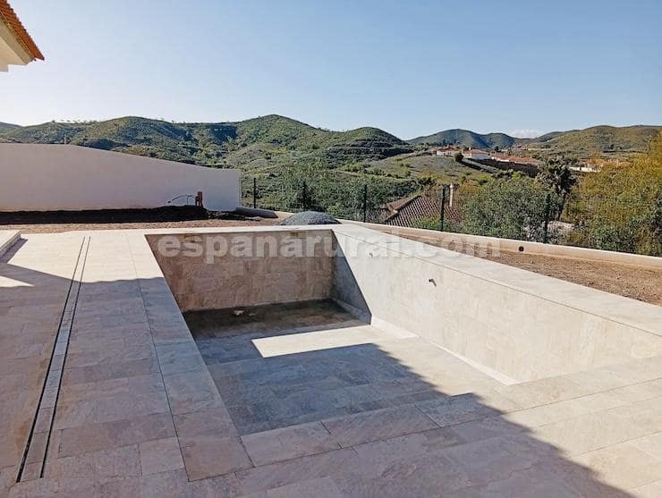 Chalet de 3 habitaciones en Arboleas en venta con piscina - 287.000 € (Ref: 9685920)