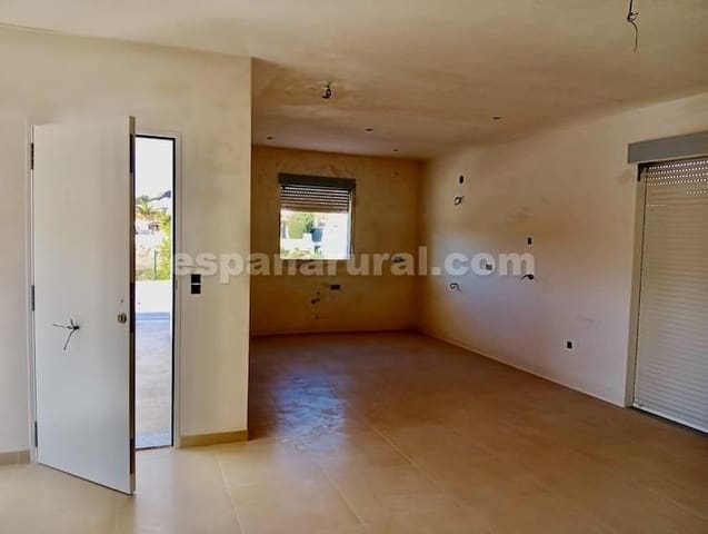 Chalet de 3 habitaciones en Arboleas en venta con piscina - 287.000 € (Ref: 9685920)