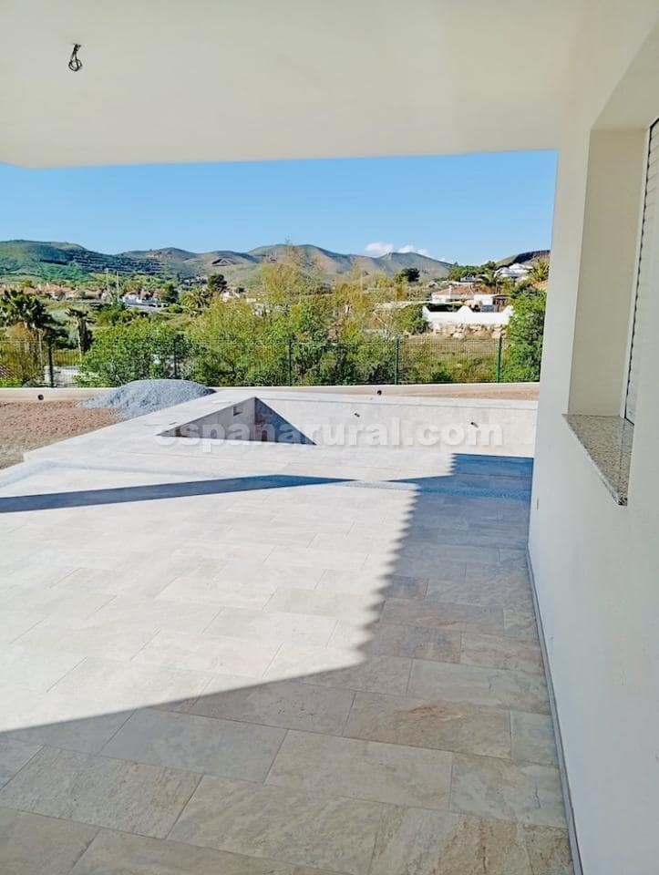 Chalet de 3 habitaciones en Arboleas en venta con piscina - 287.000 € (Ref: 9685920)