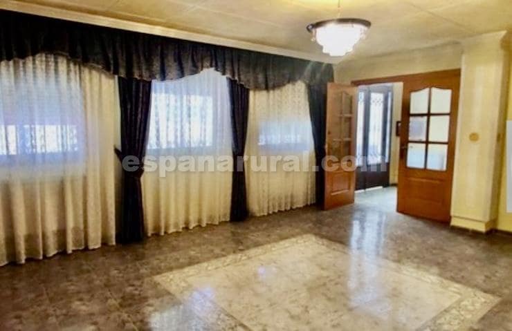 8 bedroom Townhouse for sale in Lucar - € 200,000 (Ref: 9704442)