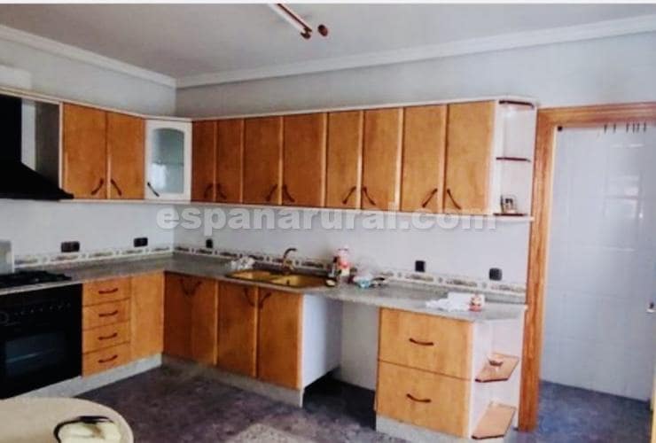 8 bedroom Townhouse for sale in Lucar - € 200,000 (Ref: 9704442)