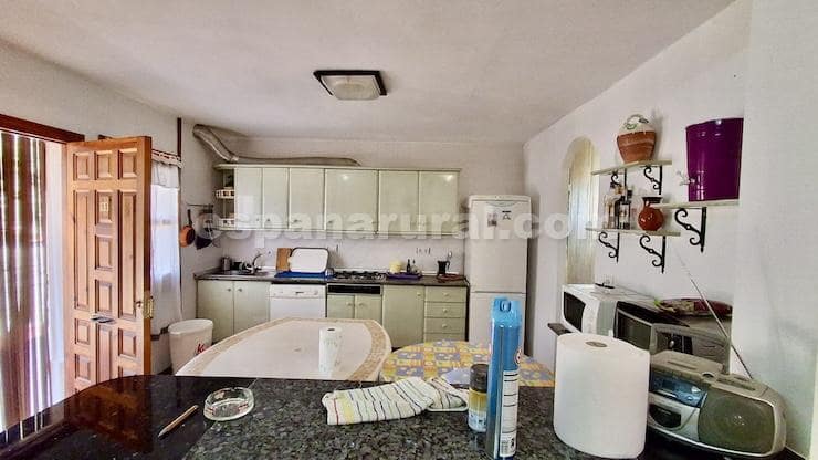 8 bedroom Townhouse for sale in Lucar - € 200,000 (Ref: 9704442)