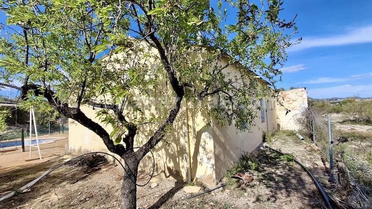 2 bedroom Finca/Country House for sale in Armuna de Almanzora with pool - € 22,000 (Ref: 9704443)