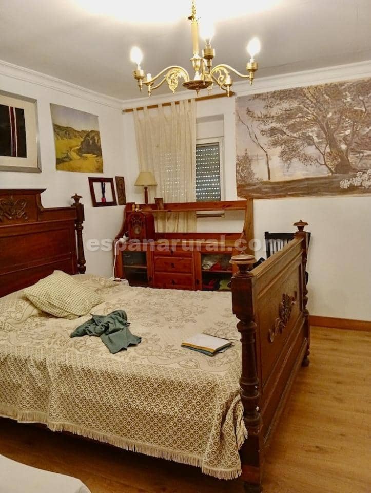 4 chambre Maison de Ville à vendre à Cela - 108 000 € (Ref: 9726260)