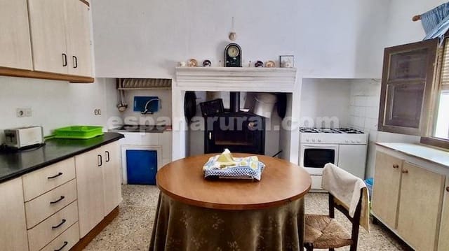 4 slaapkamer Finca/Landhuis te koop in Serón - € 80.000 (Ref: 9984241)