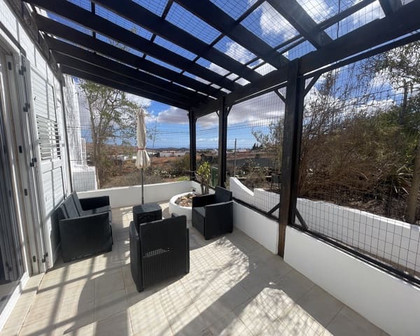 2 bedroom Finca/Country House for sale in Los Estancos, Puerto del Rosario with garage - € 360,000 (Ref: 8141386)