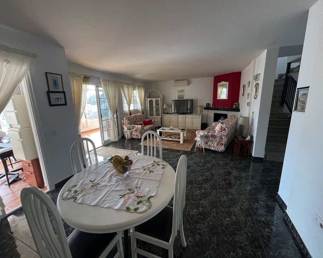 3 soveværelse Villa til salg i La Oliva med swimmingpool garage - € 410.000 (Ref: 9113050)