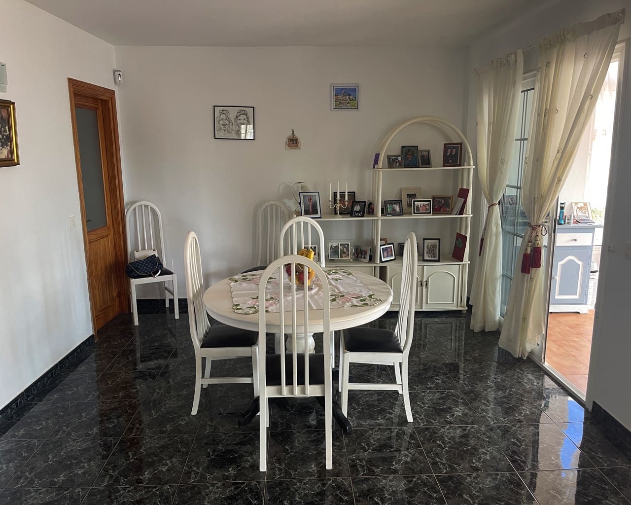 3 soveværelse Villa til salg i La Oliva med swimmingpool garage - € 410.000 (Ref: 9113050)