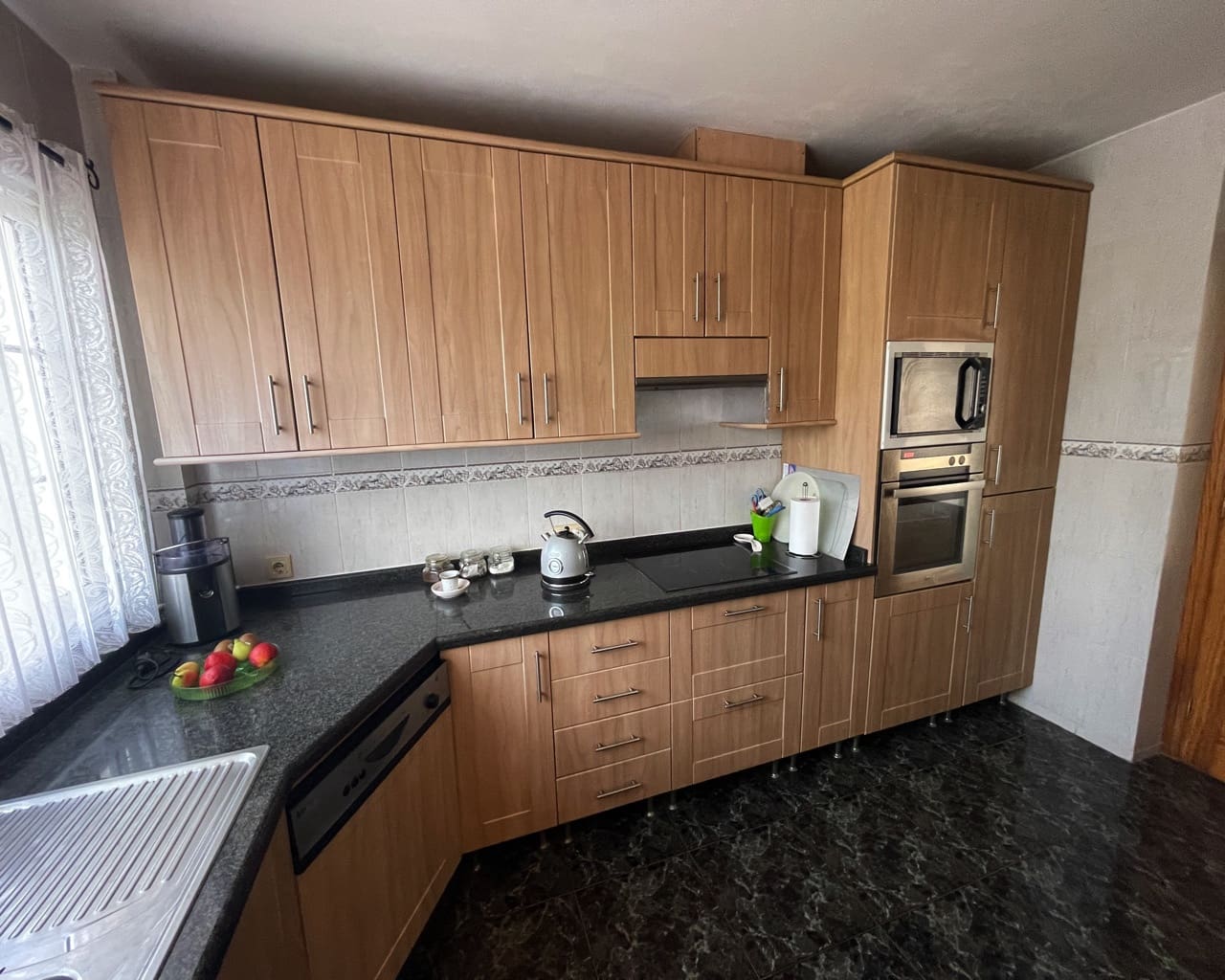 3 soveværelse Villa til salg i La Oliva med swimmingpool garage - € 410.000 (Ref: 9113050)