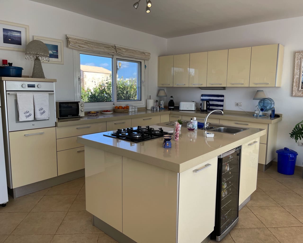 4 slaapkamer Villa te koop in El Roque met zwembad garage - € 1.500.000 (Ref: 9160309)