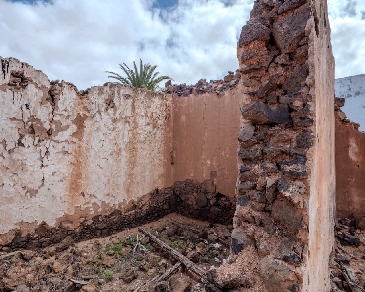 Ruin til salgs i La Oliva - € 160 000 (Ref: 9254190)