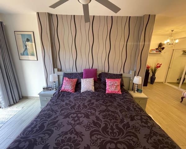 2 bedroom Apartment for sale in Corralejo, La Oliva - € 329,000 (Ref: 9327044)