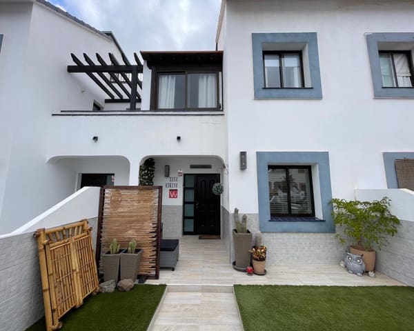 4 makuuhuone Omakotitalo myytävänä paikassa Corralejo, La Oliva mukana uima-altaan - 349 950 € (Ref: 9345644)