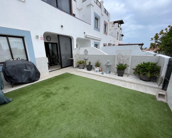 4 makuuhuone Omakotitalo myytävänä paikassa Corralejo, La Oliva mukana uima-altaan - 349 950 € (Ref: 9345644)