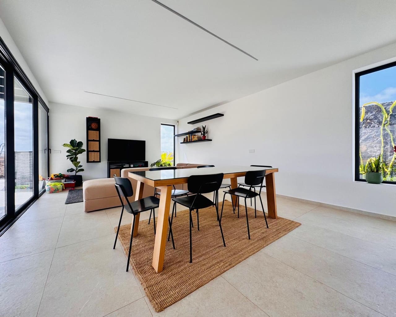 3 soveværelse Villa til salg i La Oliva med garage - € 676.000 (Ref: 9378336)