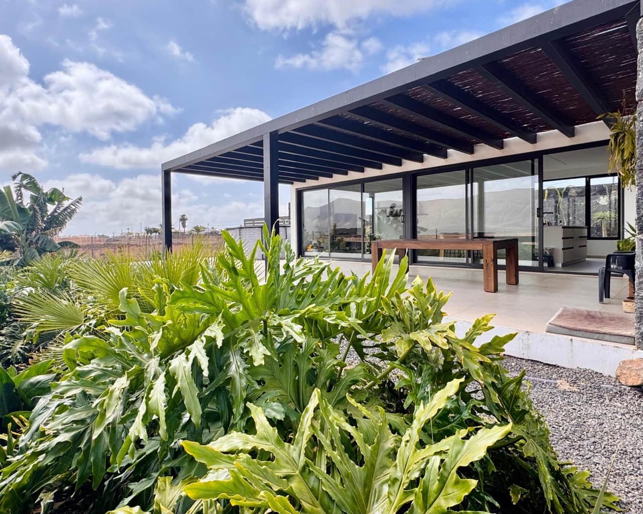 3 soveværelse Villa til salg i La Oliva med garage - € 676.000 (Ref: 9378336)