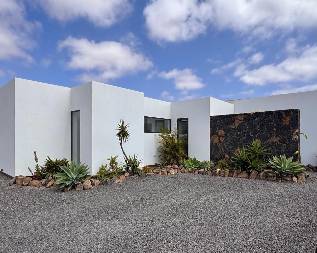 3 soveværelse Villa til salg i La Oliva med garage - € 676.000 (Ref: 9378336)