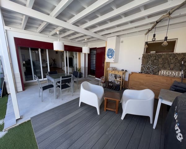 3 bedroom Villa for sale in La Oliva with pool garage - € 338,000 (Ref: 9610181)