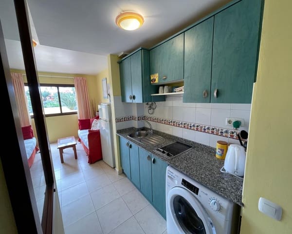 1 soverom Leilighet til salgs i Corralejo, La Oliva med svømmebasseng garasje - € 195 000 (Ref: 9652838)