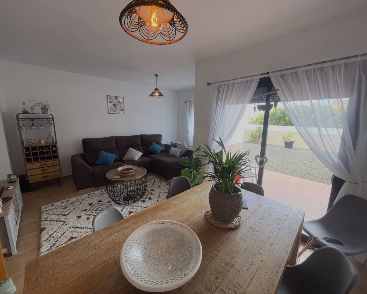 3 soveværelse Semi-Rækkehus til salg i Corralejo med swimmingpool - € 339.500 (Ref: 9902142)