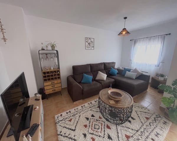 3 soveværelse Semi-Rækkehus til salg i Corralejo, La Oliva med swimmingpool - € 339.500 (Ref: 9902142)