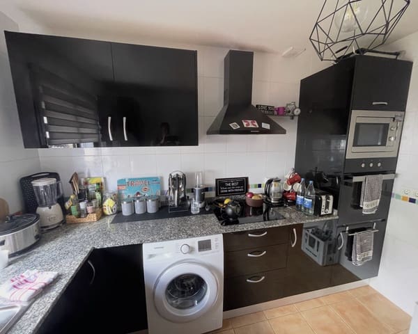 3 soveværelse Semi-Rækkehus til salg i Corralejo, La Oliva med swimmingpool - € 339.500 (Ref: 9902142)