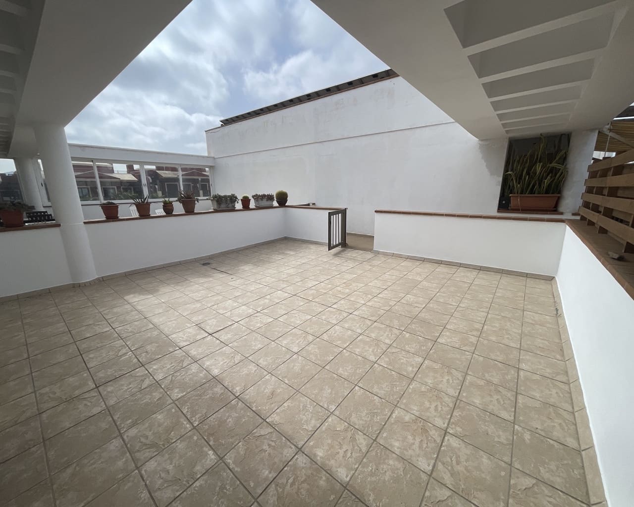 3 Zimmer Apartment zu verkaufen in La Oliva mit Garage - 249.500 € (Ref: 9973794)