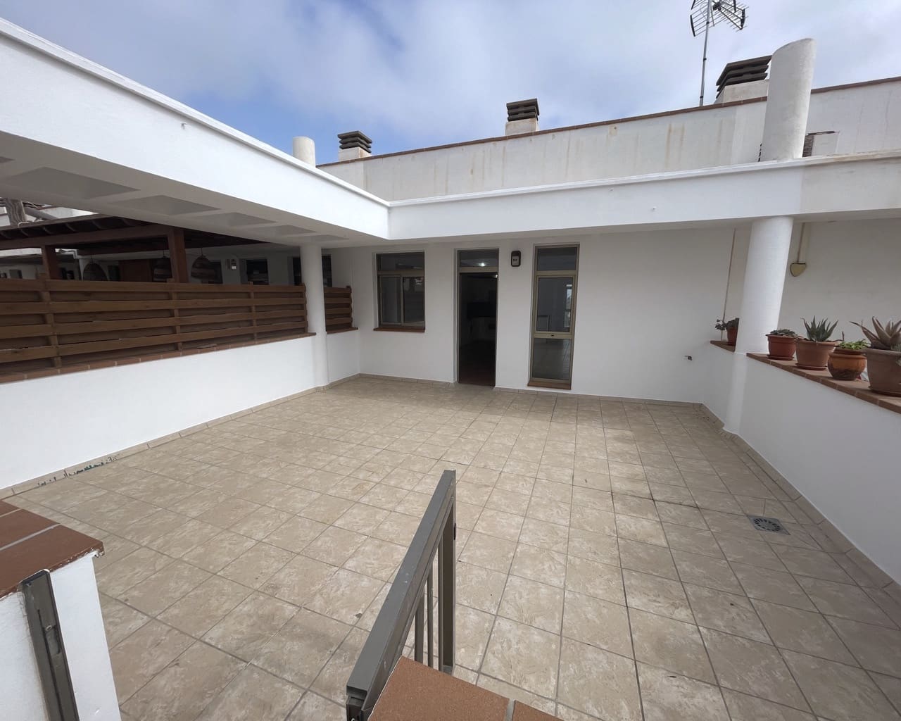 3 Zimmer Apartment zu verkaufen in La Oliva mit Garage - 249.500 € (Ref: 9973794)