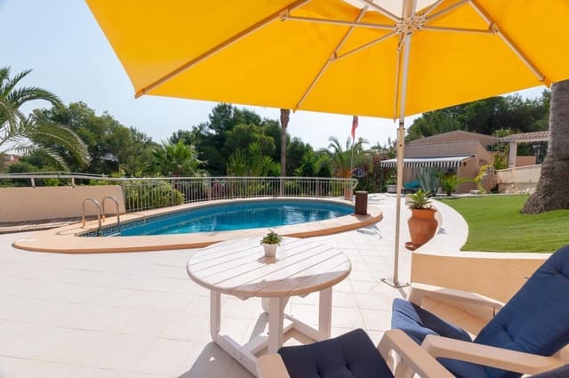 5 chambre Villa/Maison à vendre à Dehesa de Campoamor, Orihuela avec piscine - 1 690 000 € (Ref: 7902647)