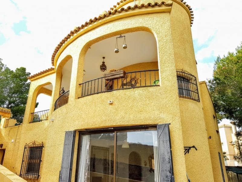 6 makuuhuone Huvila myytävänä paikassa San Miguel de Salinas mukana uima-altaan - 379 000 € (Ref: 8124162)