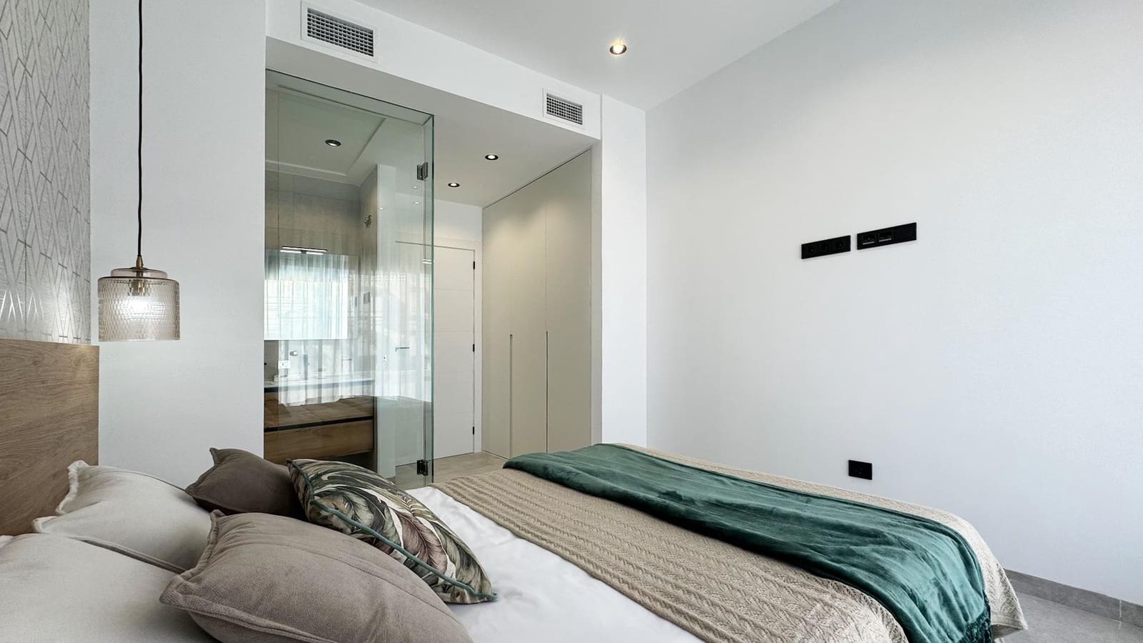 3 slaapkamer Villa te koop in Villamartin met zwembad - € 399.500 (Ref: 8482181)